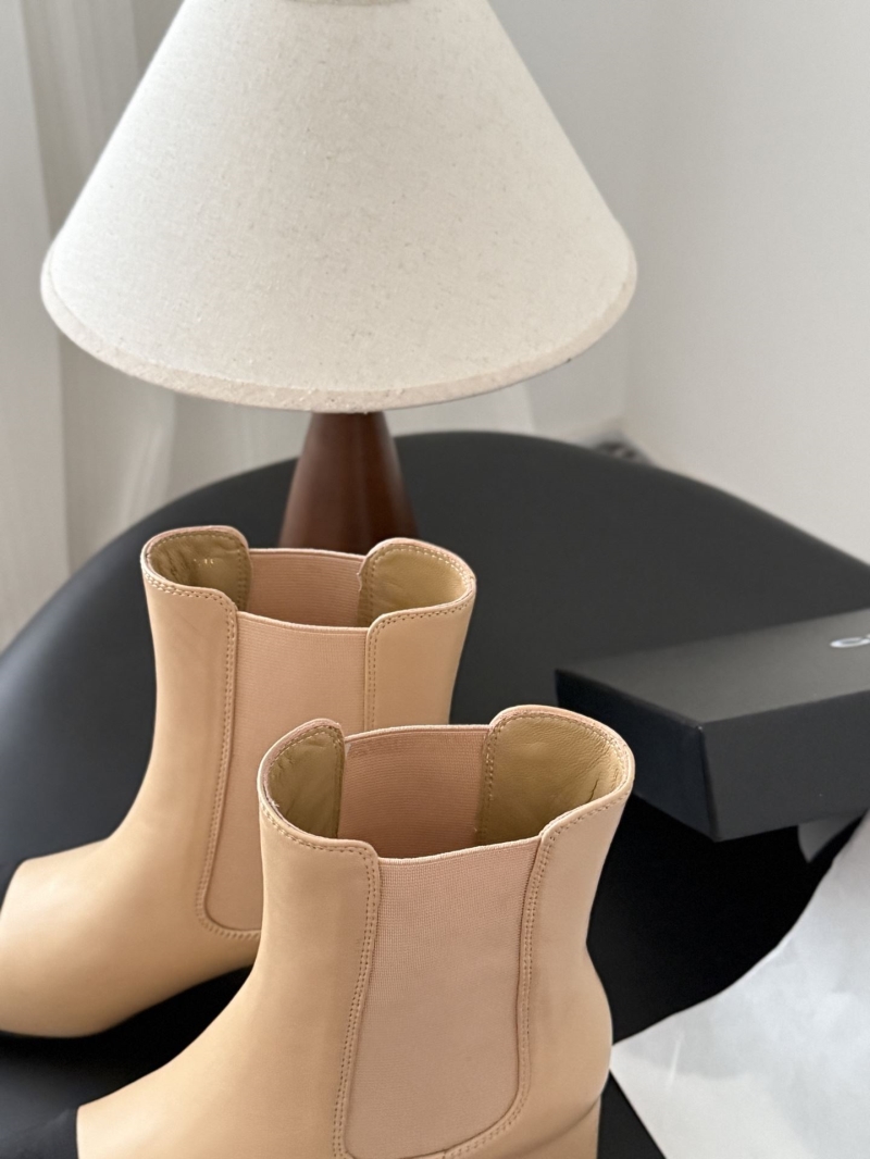 Ch**el boots